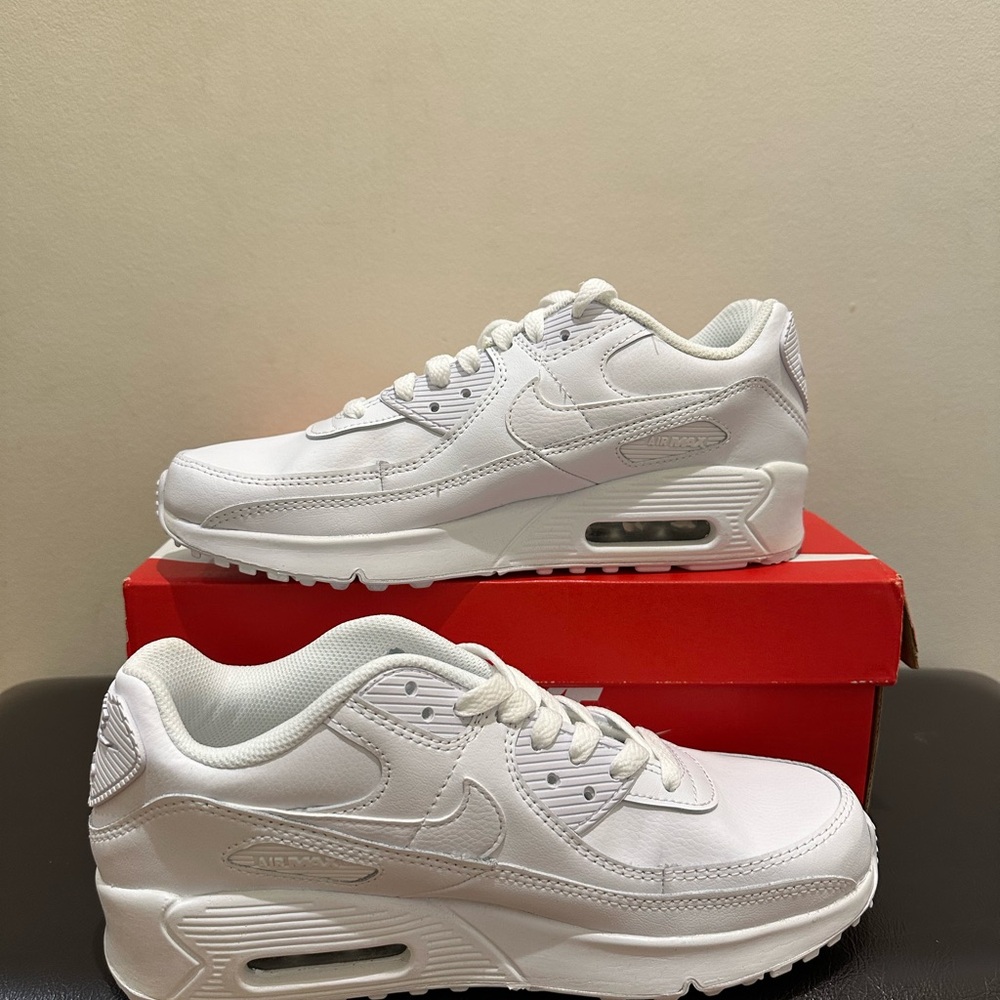NIB Nike Air Max 90 LTR CD6864 100 White Metallic Silver Sz GS 6.5Y==~Wm 8 - Picture 6 of 8